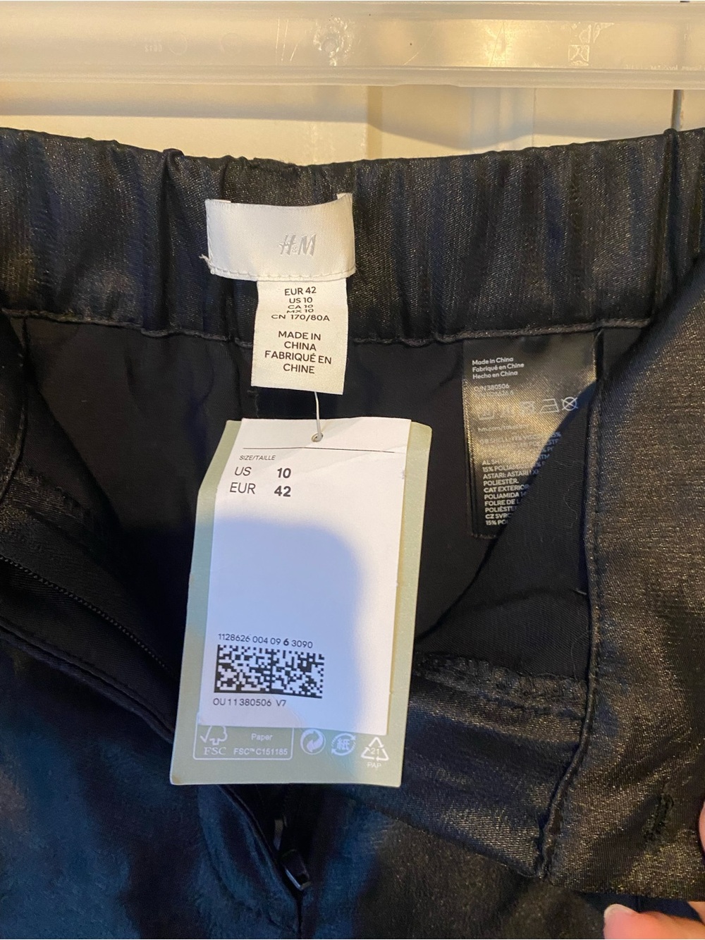 H&M Women’s Black satin Elastic-Waist wide leg Pants. NWT. Women’s SZ 10